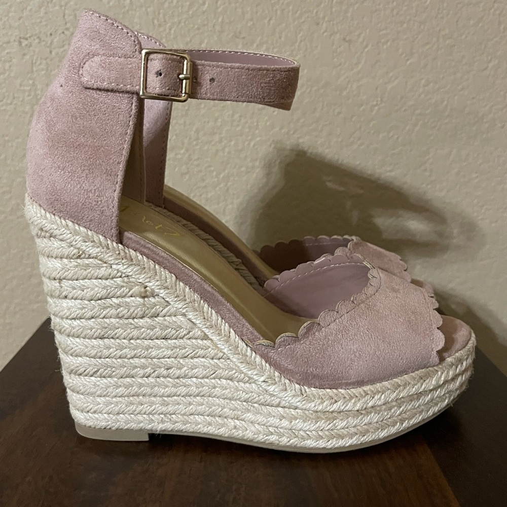 Super Cute Wedges! 6.5 Like New